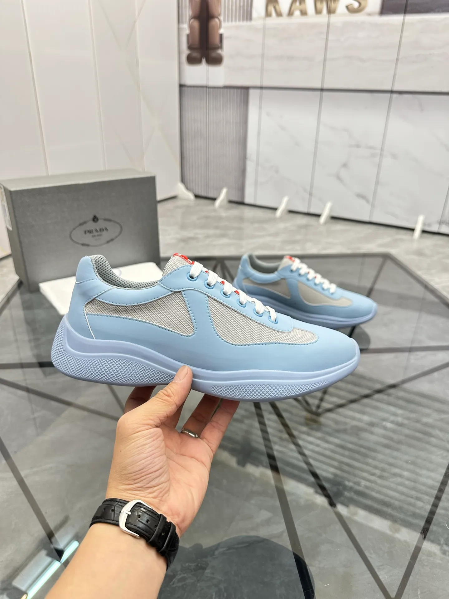 Men's shoes: 💰P360¥ Product trademark: Prada *"Prada*" low-top casual shoes Regular size: 35-47 (can be customized to 48) couple style Product materials: imported silk leather upper, breathable lining, original outsole. Number: 943